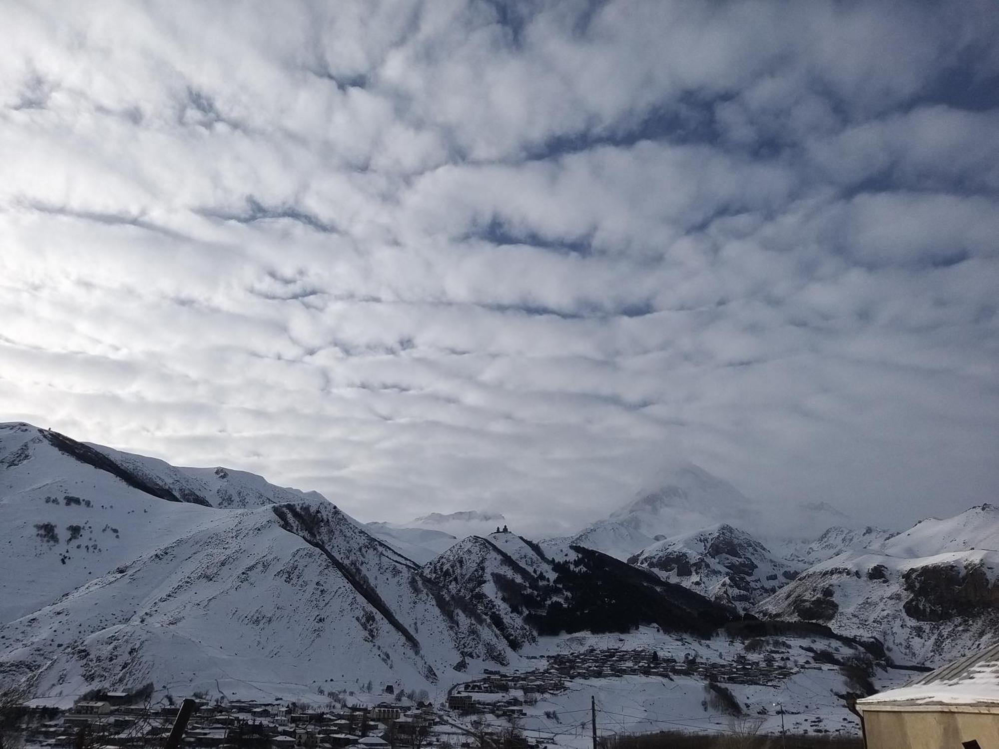 דירות Emotion Kazbegi חדר תמונה